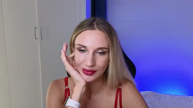 Snapshot of Megan_Kira chatting on June 27, 2026, 9:43 pm Megan Kira online show from June 27, 2026, 9:43 pm