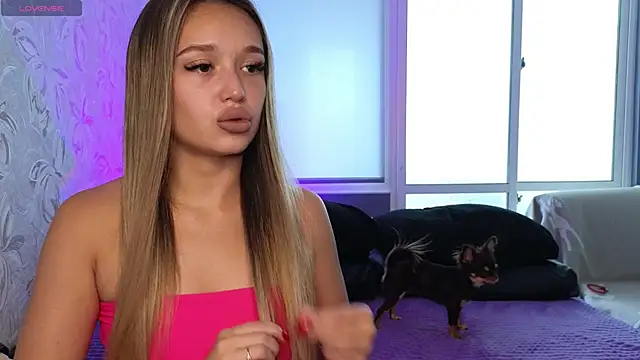 Megan Kira online show from September 15, 2025, 7:09 am