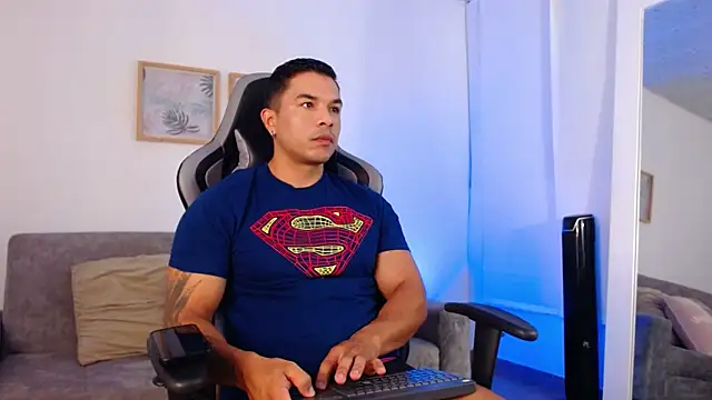 estebandelouis online show from April 15, 2026, 11:05 am