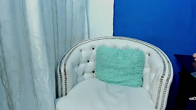 Analia18  online show from March 1, 2025, 4:00 pm