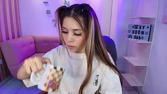 1Sloppy Fox4 online show from November 13, 2025, 5:22 am