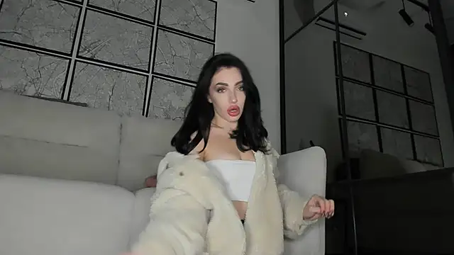 NancyLovee  online show from October 4, 2025, 9:16 pm