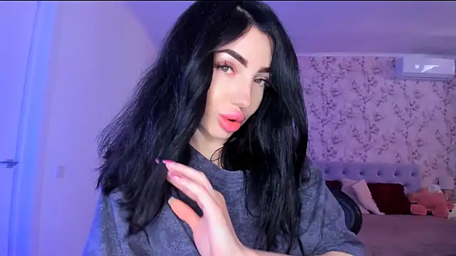 NancyLovee  online show from June 13, 2026, 10:35 am