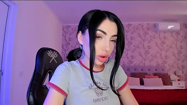 NancyLovee  online show from July 26, 2026, 12:12 pm