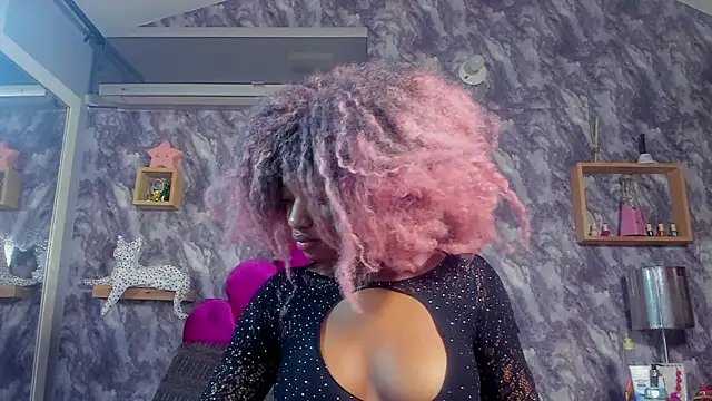 EMMAPARISS online show from December 3, 2025, 11:42 am