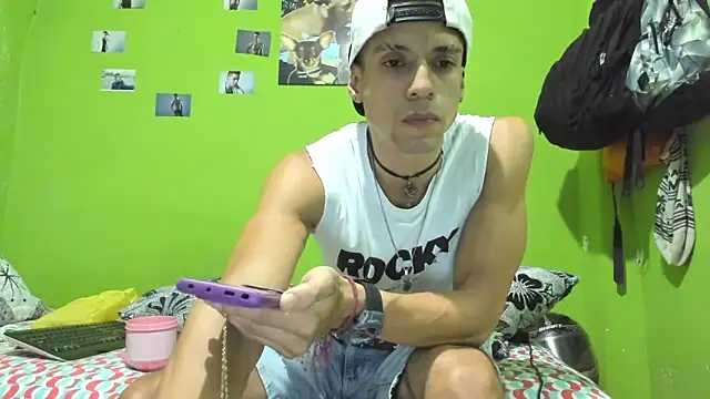 Snapshot of MikeRose94 chatting on June 6, 2026, 6:46 pm MikeRose94 online show from June 6, 2026, 6:46 pm