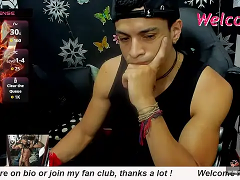 MikeRose94 online show from October 13, 2025, 7:04 pm