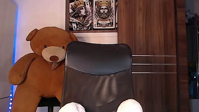 mistressbigcock777 online show from March 19, 2026, 1:05 am