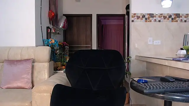 Snapshot of mistressbigcock777 chatting on October 2, 2025, 5:55 am mistressbigcock777 online show from October 2, 2025, 5:55 am