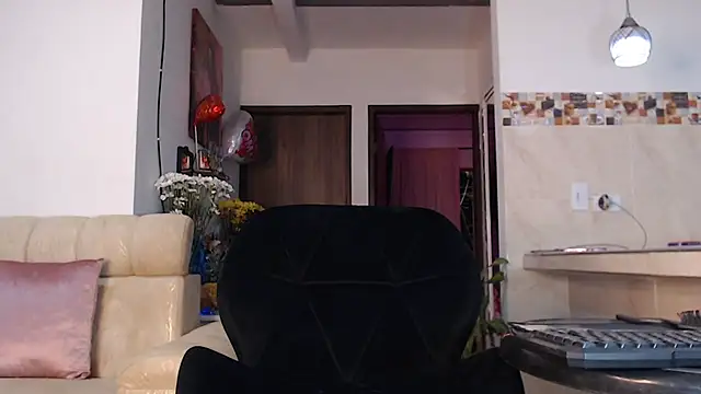 Snapshot of mistressbigcock777 chatting on October 7, 2025, 6:03 am mistressbigcock777 online show from October 7, 2025, 6:03 am