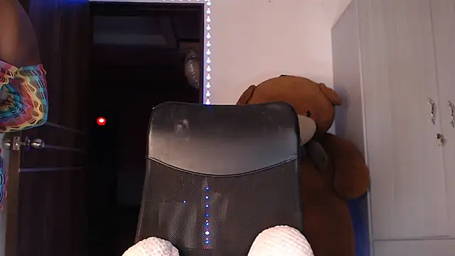 mistressbigcock777 online show from April 5, 2026, 2:40 am