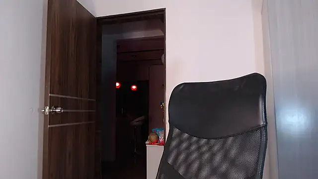 Snapshot of mistressbigcock777 chatting on September 18, 2025, 7:11 am mistressbigcock777 online show from September 18, 2025, 7:11 am