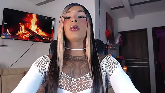 Snapshot of mistressbigcock777 chatting on September 28, 2025, 2:29 am mistressbigcock777 online show from September 28, 2025, 2:29 am