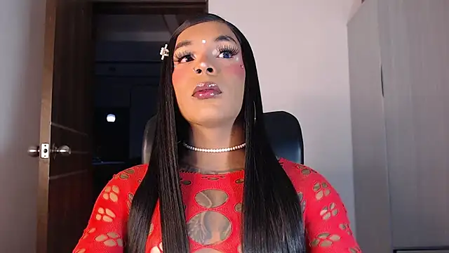 Snapshot of mistressbigcock777 chatting on October 15, 2025, 5:17 am mistressbigcock777 online show from October 15, 2025, 5:17 am