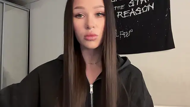 ur molly online show from February 28, 2026, 5:07 am