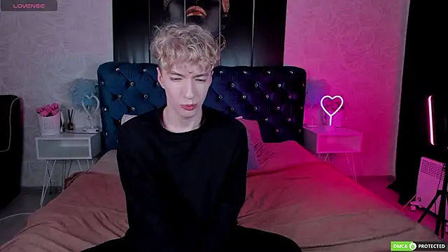 TrevorBenson online show from November 20, 2025, 8:59 am