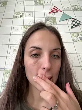 AmiLavs online show from December 24, 2024, 11:17 am