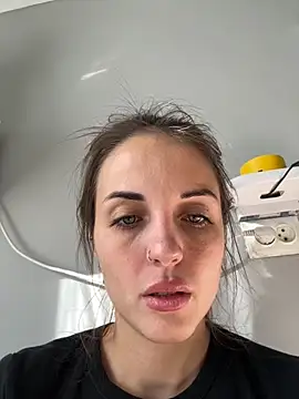 AmiLavs online show from September 15, 2025, 5:19 am