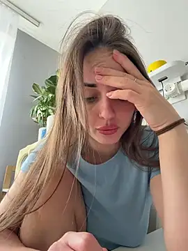 AmiLavs online show from March 18, 2026, 10:07 am