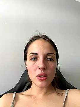 AmiLavs online show from September 25, 2025, 10:21 am