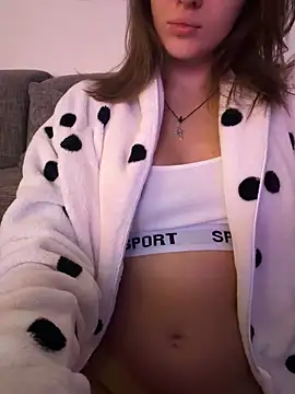 EmilyWi  online show from October 16, 2025, 9:12 pm