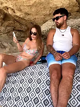 MrAndMrsSavage online show from September 30, 2025, 8:09 am