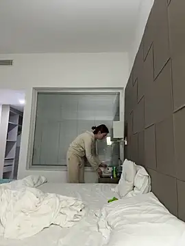 MrAndMrsSavage online show from March 20, 2025, 8:40 pm