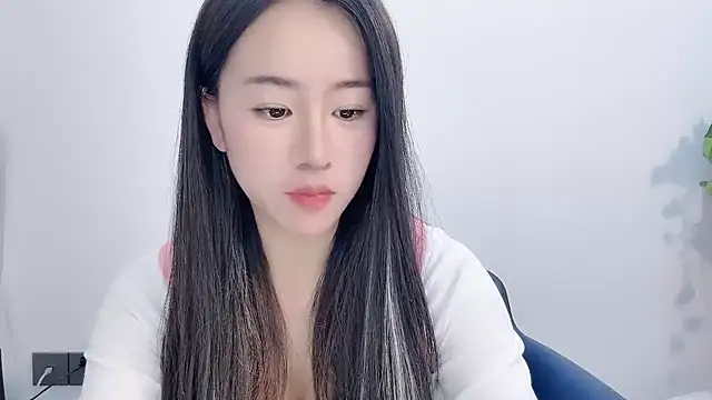 chloe-01 online show from January 15, 2026, 12:19 pm