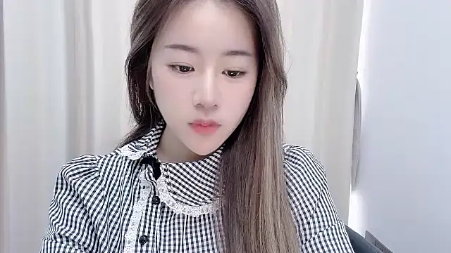 chloe-01 online show from January 12, 2025, 3:17 am