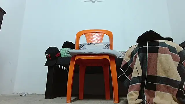 Macho Dom online show from April 17, 2026, 10:40 am