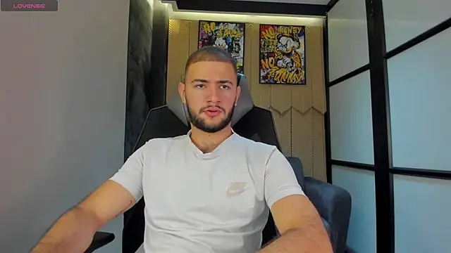 Snapshot of MaximusDick1_ chatting on February 17, 2026, 12:24 pm MaximusDick1 online show from February 17, 2026, 12:24 pm