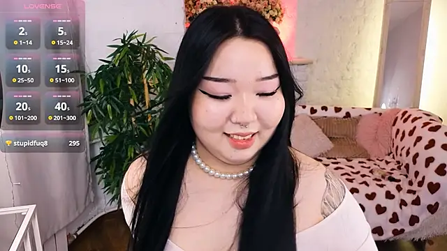 mei honey  online show from February 28, 2025, 5:59 pm