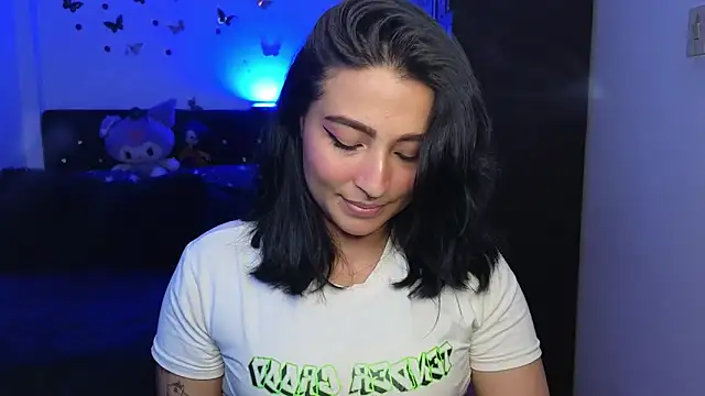 Snapshot of Pauilina chatting on November 15, 2025, 9:41 pm Pauilina online show from November 15, 2025, 9:41 pm