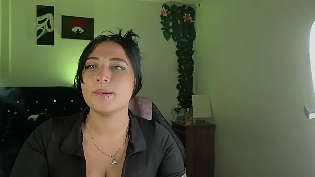 Snapshot of Pauilina chatting on May 21, 2026, 9:45 pm Pauilina online show from May 21, 2026, 9:45 pm