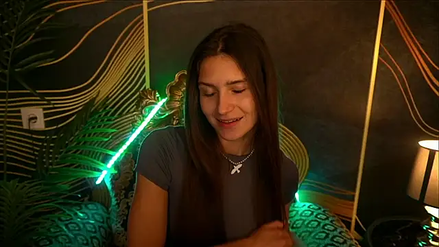 Snapshot of ValeryRoyale chatting on March 18, 2025, 2:17 pm ValeryRoyale online show from March 18, 2025, 2:17 pm