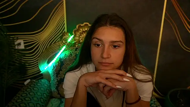 Snapshot of ValeryRoyale chatting on March 12, 2025, 1:51 pm ValeryRoyale online show from March 12, 2025, 1:51 pm