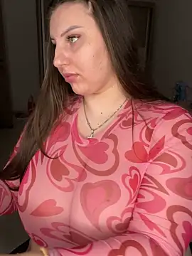 KarinaCelinne online show from November 12, 2025, 2:43 pm