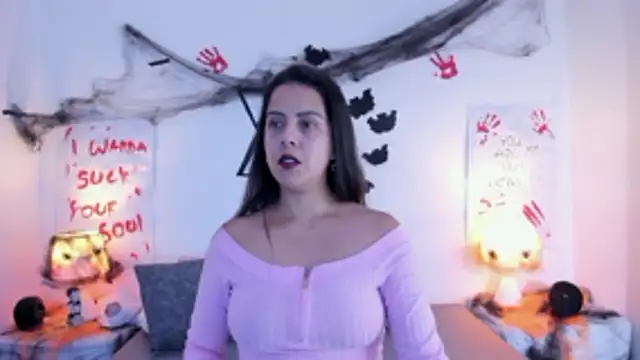 LunaSmitt online show from October 15, 2025, 11:57 pm