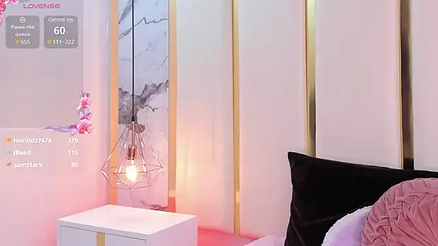 Snapshot of SalommeFlores chatting on March 13, 2025, 3:33 am SalommeFlores online show from March 13, 2025, 3:33 am