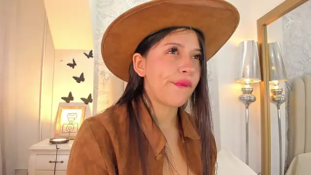 Snapshot of Foxy200__ chatting on February 24, 2026, 7:59 pm Foxy200 online show from February 24, 2026, 7:59 pm