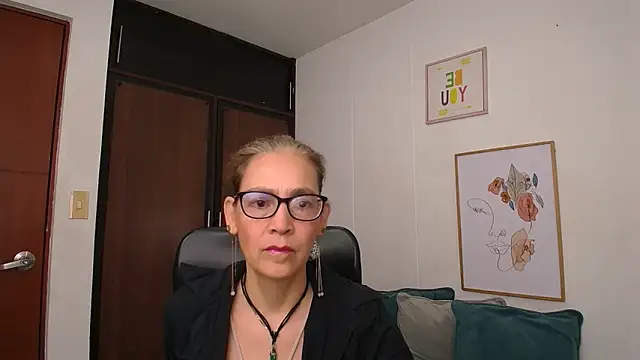 NanitaFun online show from December 10, 2024, 12:16 pm