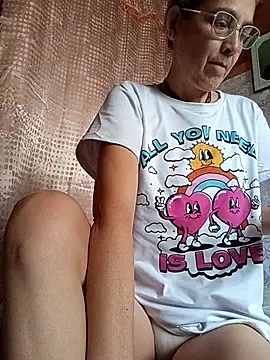 NanitaFun online show from December 4, 2025, 2:27 pm