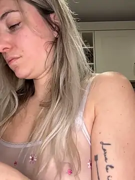 carlaaa online show from February 10, 2026, 9:14 pm