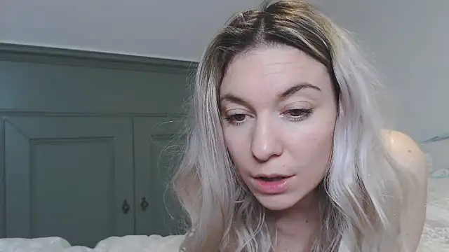 carlaaa online show from March 14, 2025, 1:05 am