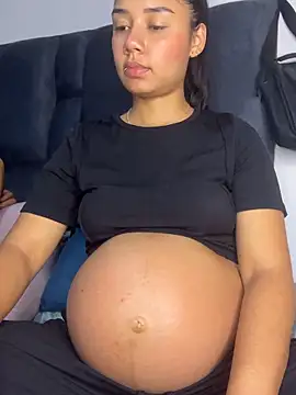 Snapshot of _Luana chatting on February 12, 2026, 12:43 am Luana online show from February 12, 2026, 12:43 am