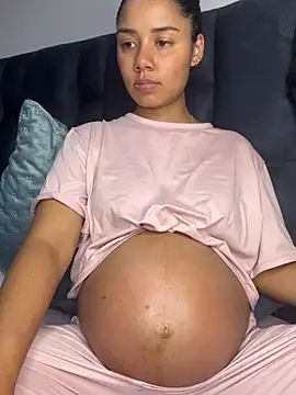 Snapshot of _Luana chatting on February 13, 2026, 3:17 am Luana online show from February 13, 2026, 3:17 am