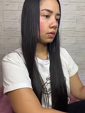 Snapshot of _Luana chatting on June 20, 2026, 1:43 am Luana online show from June 20, 2026, 1:43 am