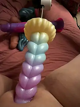 luisa1 online show from February 21, 2025, 6:15 pm