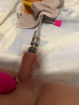 luisa1 online show from April 8, 2026, 7:04 pm