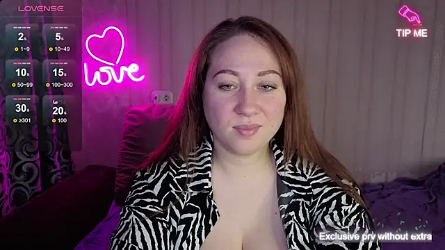 KellyCrystall online show from November 7, 2025, 4:28 am